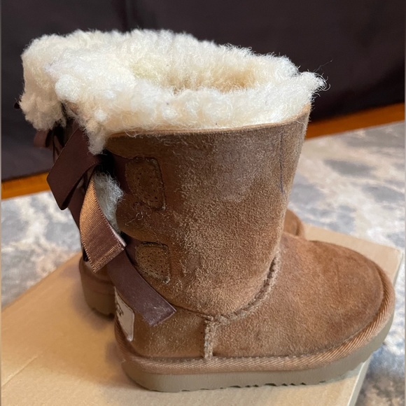 Toddler UGGs - Picture 3 of 5